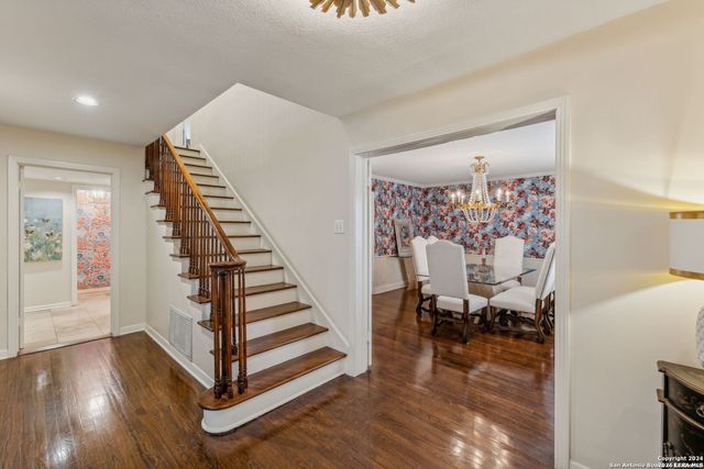 106 MORNINGSIDE DR, Terrell Hills, TX 78209
