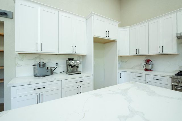 892 River Bluff Dr, Oakdale, CA 95361