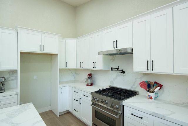 892 River Bluff Dr, Oakdale, CA 95361