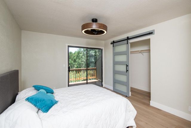 892 River Bluff Dr, Oakdale, CA 95361