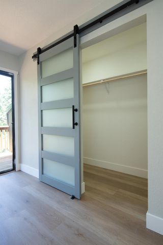 892 River Bluff Dr, Oakdale, CA 95361