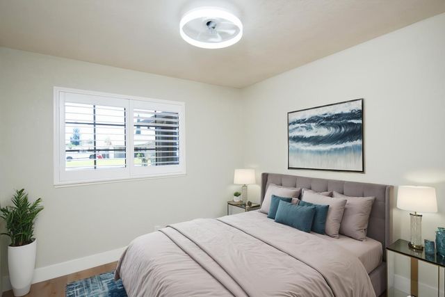 892 River Bluff Dr, Oakdale, CA 95361