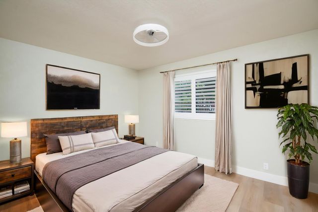 892 River Bluff Dr, Oakdale, CA 95361