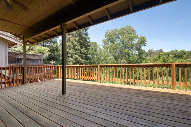 892 River Bluff Dr, Oakdale, CA 95361