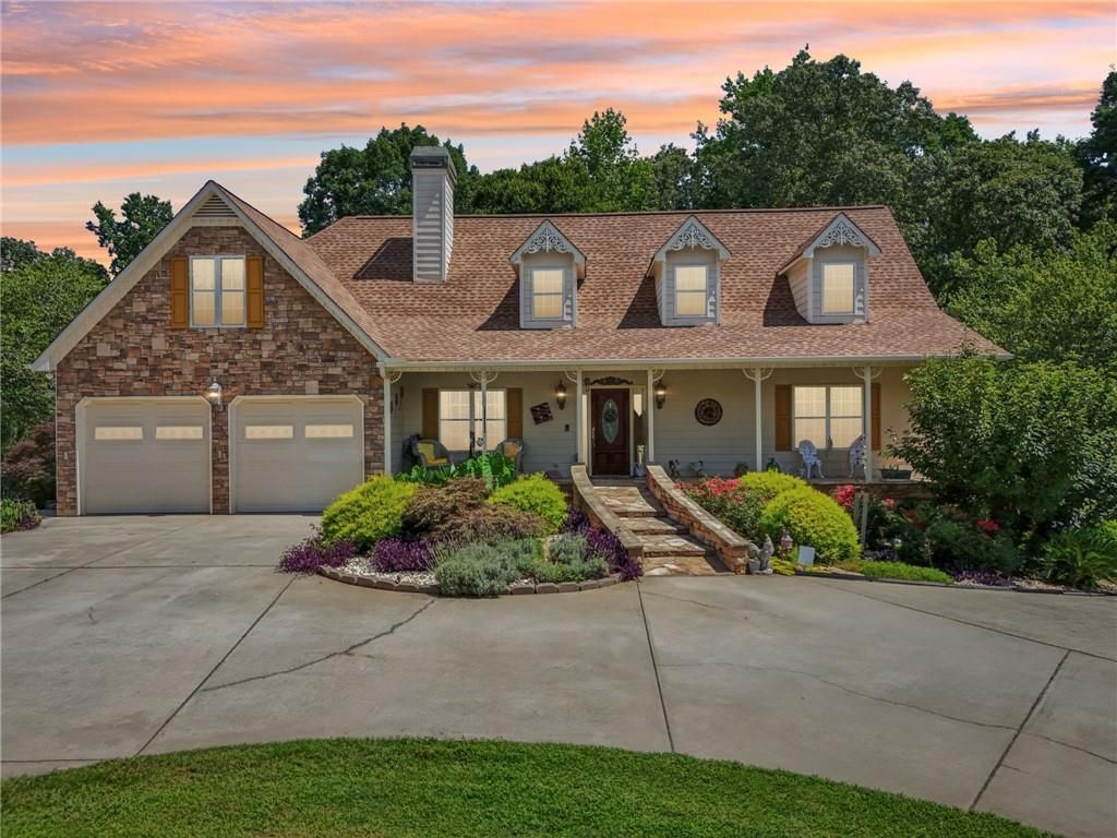 5492 Twin Oak Drive, Douglasville, GA 30135