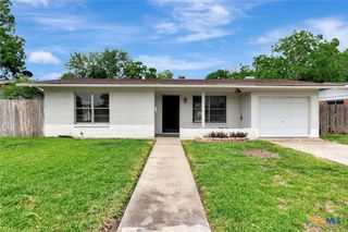 3005 Redwood Drive, Victoria, TX 77901