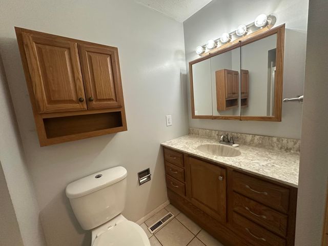 717 Hillcrest Avenue, Nixa, MO 65714