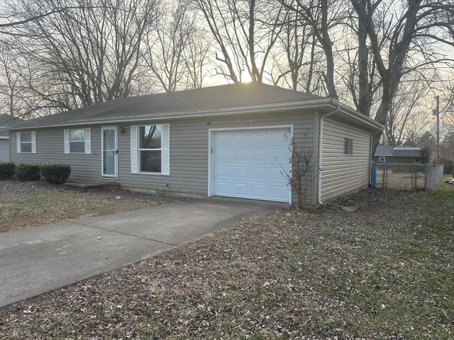 717 Hillcrest Avenue, Nixa, MO 65714