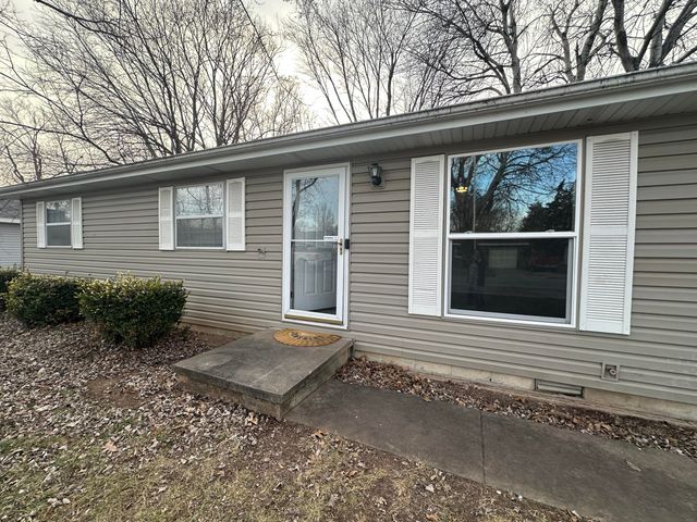 717 Hillcrest Avenue, Nixa, MO 65714