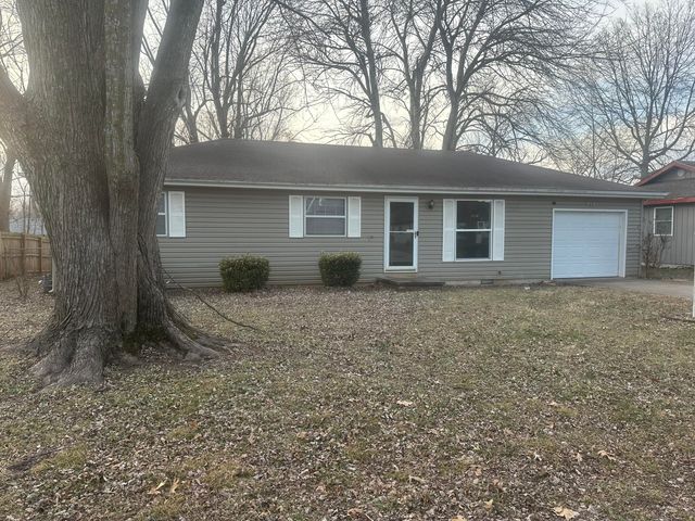 717 Hillcrest Avenue, Nixa, MO 65714