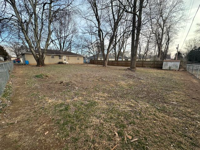 717 Hillcrest Avenue, Nixa, MO 65714