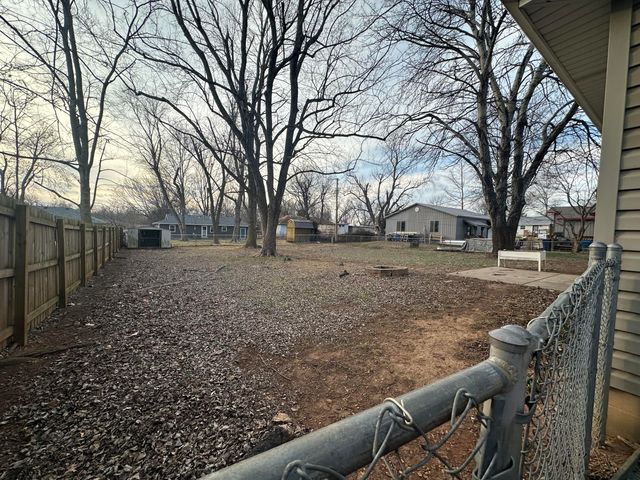 717 Hillcrest Avenue, Nixa, MO 65714