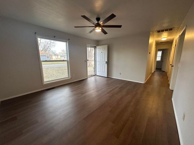 717 Hillcrest Avenue, Nixa, MO 65714