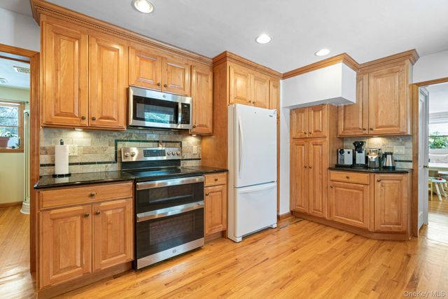 98 Ludlam Road, Monroe, NY 10950