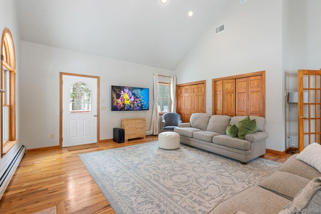 98 Ludlam Road, Monroe, NY 10950