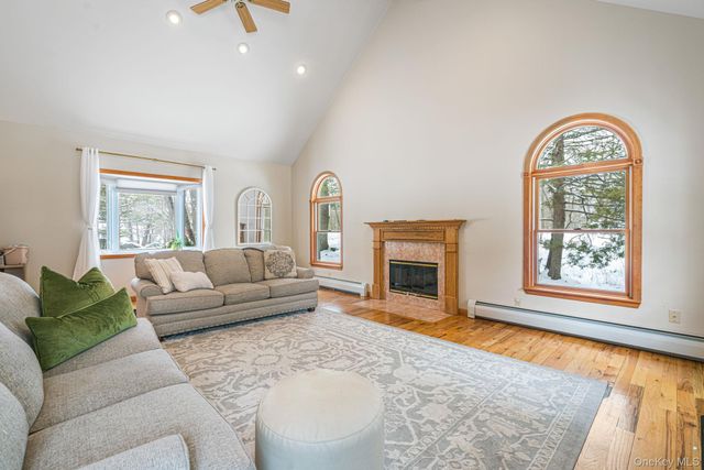 98 Ludlam Road, Monroe, NY 10950