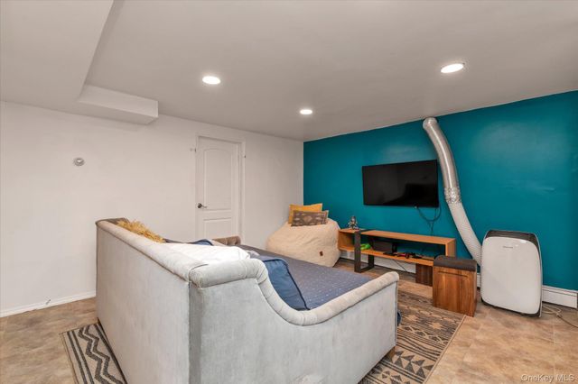 48 Ann Street, Glen Cove, NY 11542