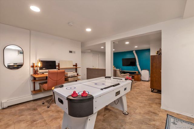 48 Ann Street, Glen Cove, NY 11542