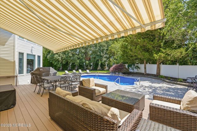 756 Opatut Court, Toms River, NJ 08753