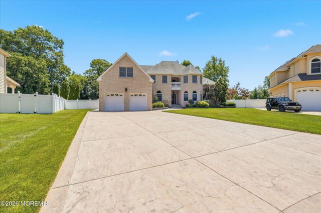 756 Opatut Court, Toms River, NJ 08753
