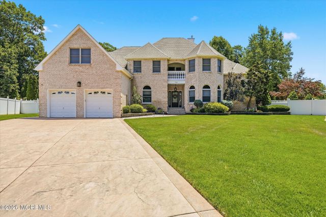 756 Opatut Court, Toms River, NJ 08753