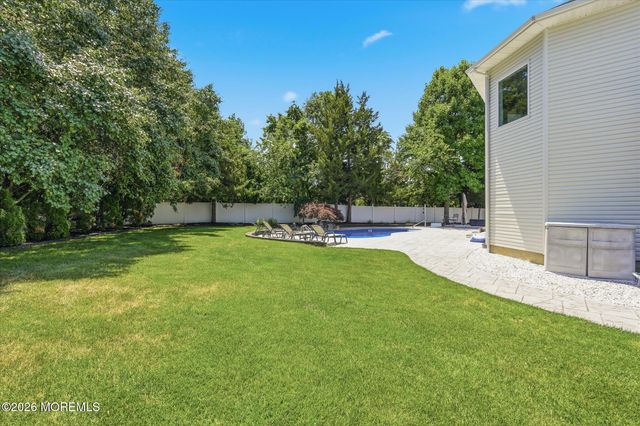 756 Opatut Court, Toms River, NJ 08753