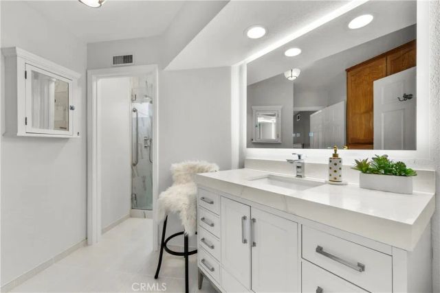 6056 Lake Lindero, Agoura Hills, CA 91301
