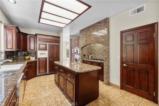 6056 Lake Lindero, Agoura Hills, CA 91301