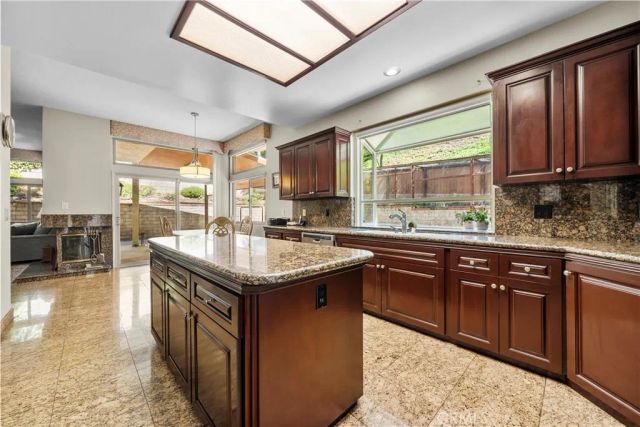 6056 Lake Lindero, Agoura Hills, CA 91301