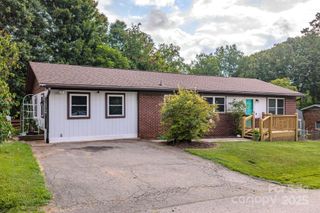 85 Pine Ridge Road, Mars Hill, NC 28754