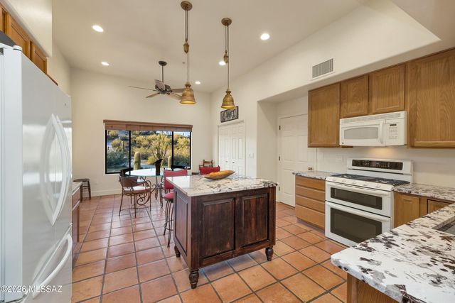 4595 N Paseo Del Sueno, Tucson, AZ 85745