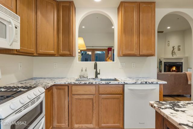 4595 N Paseo Del Sueno, Tucson, AZ 85745