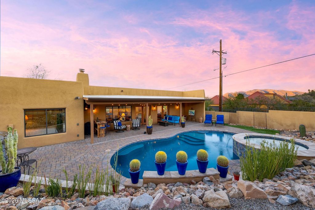 4595 N Paseo Del Sueno, Tucson, AZ 85745