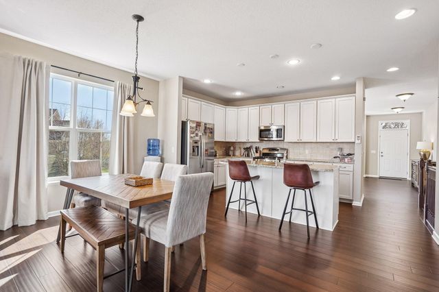 3747 Terra Vista Path, Chaska, MN 55318