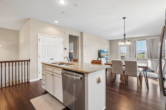 3747 Terra Vista Path, Chaska, MN 55318