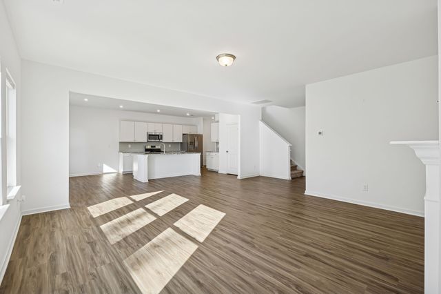 122 Gatwick Dr, Lebanon, TN 37087