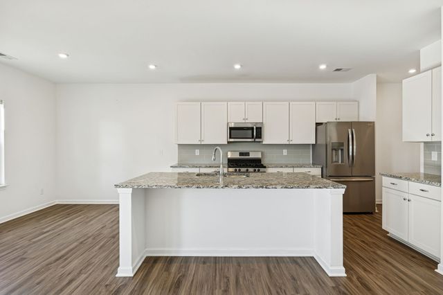 122 Gatwick Dr, Lebanon, TN 37087