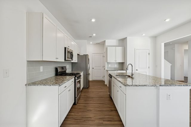 122 Gatwick Dr, Lebanon, TN 37087