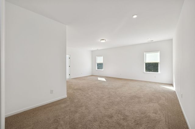 122 Gatwick Dr, Lebanon, TN 37087