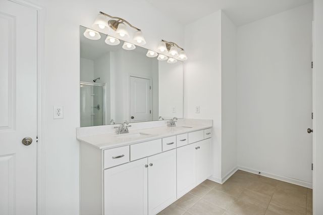 122 Gatwick Dr, Lebanon, TN 37087