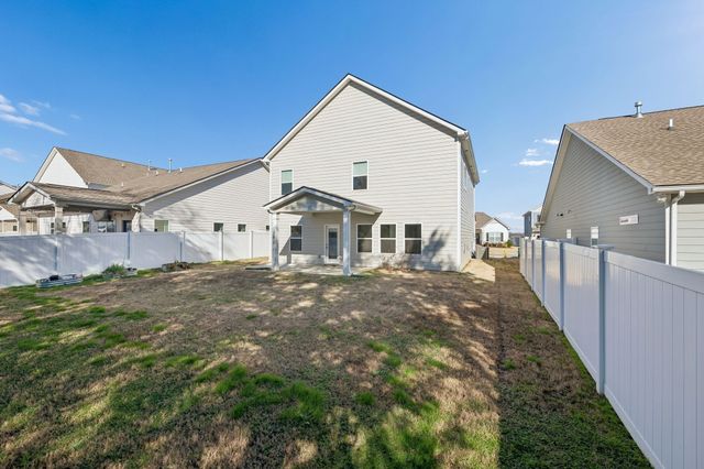 122 Gatwick Dr, Lebanon, TN 37087