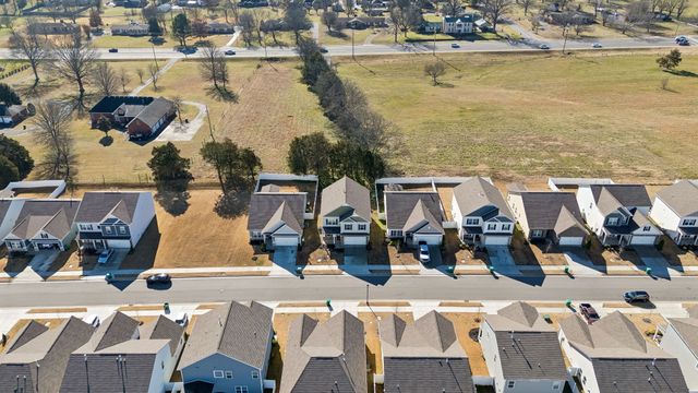 122 Gatwick Dr, Lebanon, TN 37087