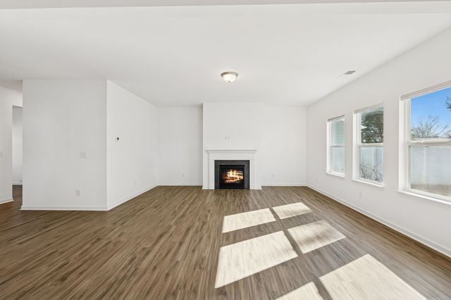 122 Gatwick Dr, Lebanon, TN 37087