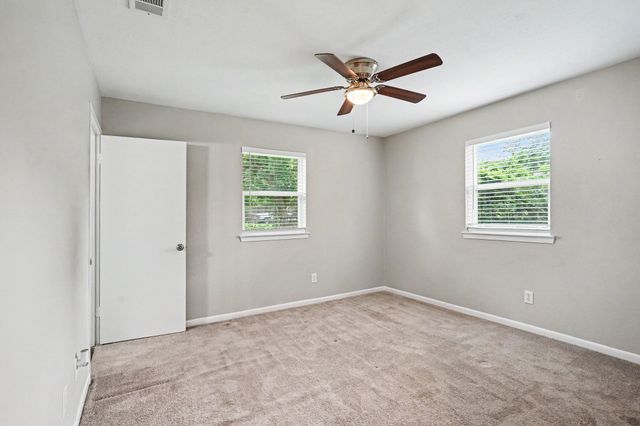 809 E Bovell Street, Crowley, TX 76036