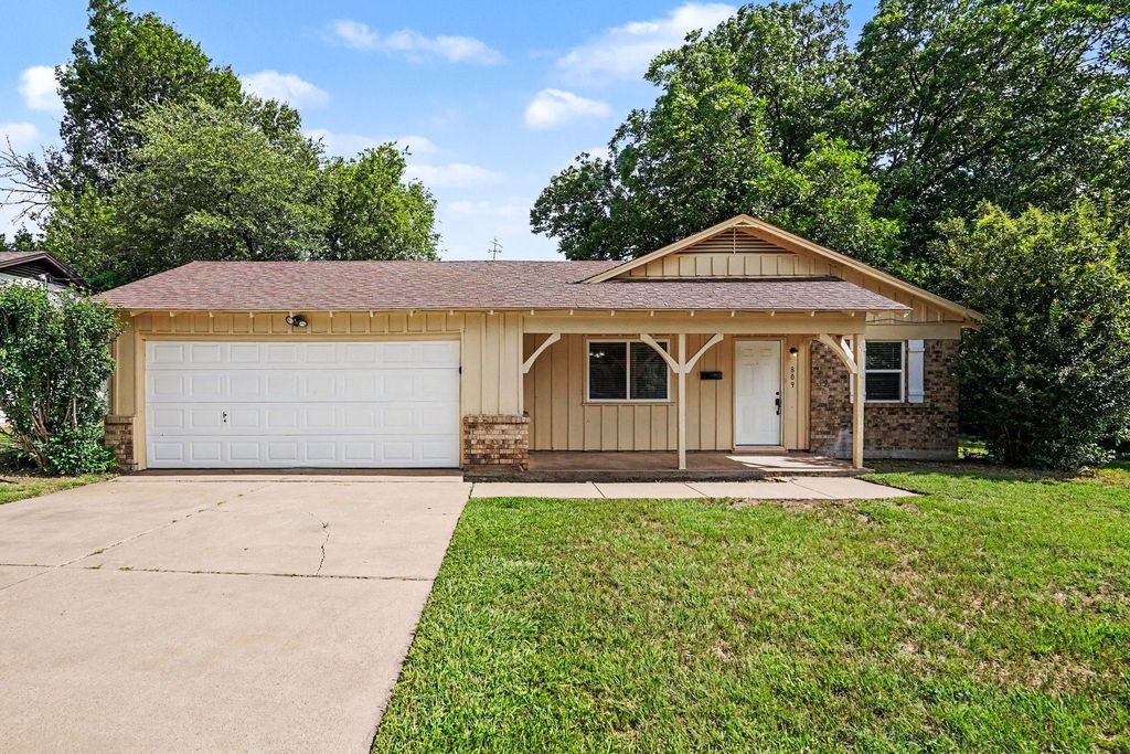 809 E Bovell Street, Crowley, TX 76036