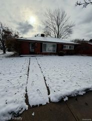 15398 Petrie Street, Roseville, MI 48066