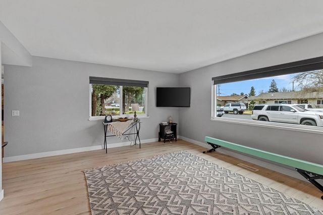 2355 El Capitan Dr, Turlock, CA 95380