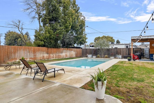 2355 El Capitan Dr, Turlock, CA 95380