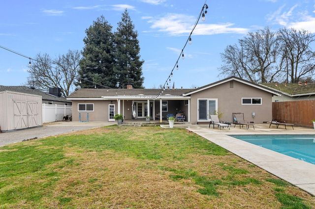 2355 El Capitan Dr, Turlock, CA 95380