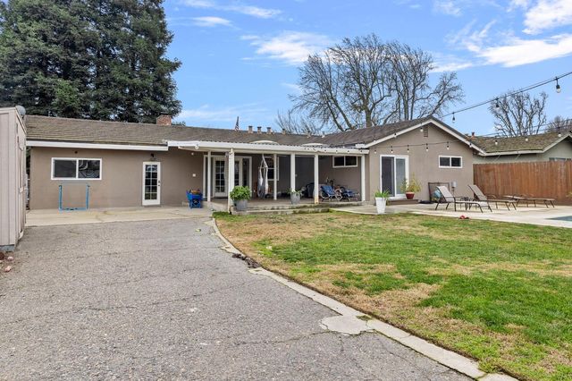 2355 El Capitan Dr, Turlock, CA 95380